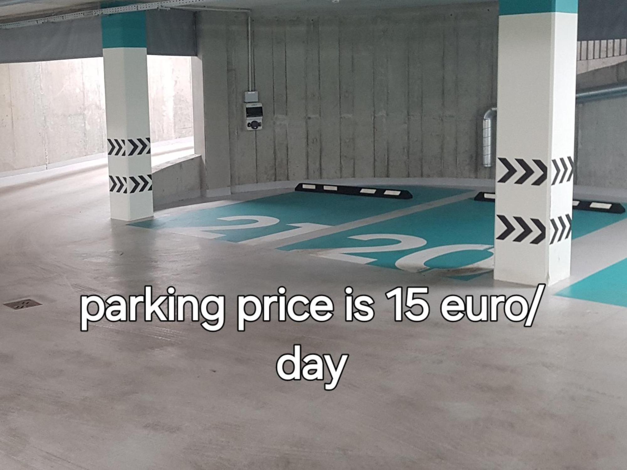 Happy Inn G, Self Check-In, Terrace, Underground Parking ヴィリニュス エクステリア 写真